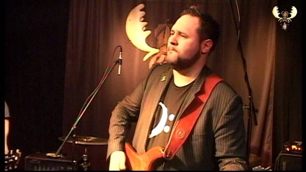 Ben Poole - it doesn't have to be that way - Live in Bluesmoose café