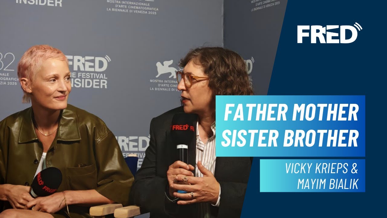 Interview: Mayim Bialik & Vicky Krieps - FATHER MOTHER SISTER BROTHER | #venezia82