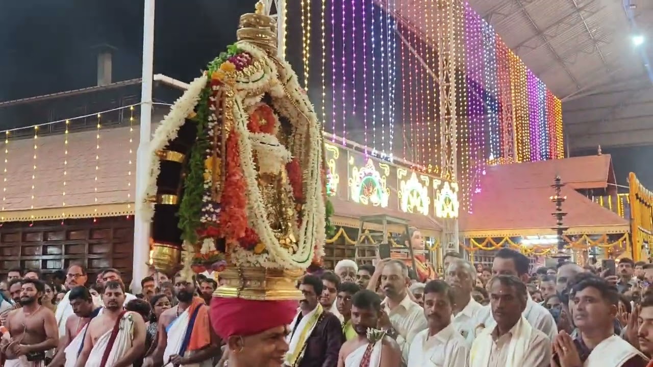 ಶ್ರೀ ದುರ್ಗಾಪರಮೇಶ್ವರಿ ಬಪ್ಪನಾಡು-  ಏಳನೇ ದಿವಸದ ಉತ್ಸವ ಬಲಿ - ಚಂದ್ರಮಂಡಲ ರಥಾರೋಹಣ