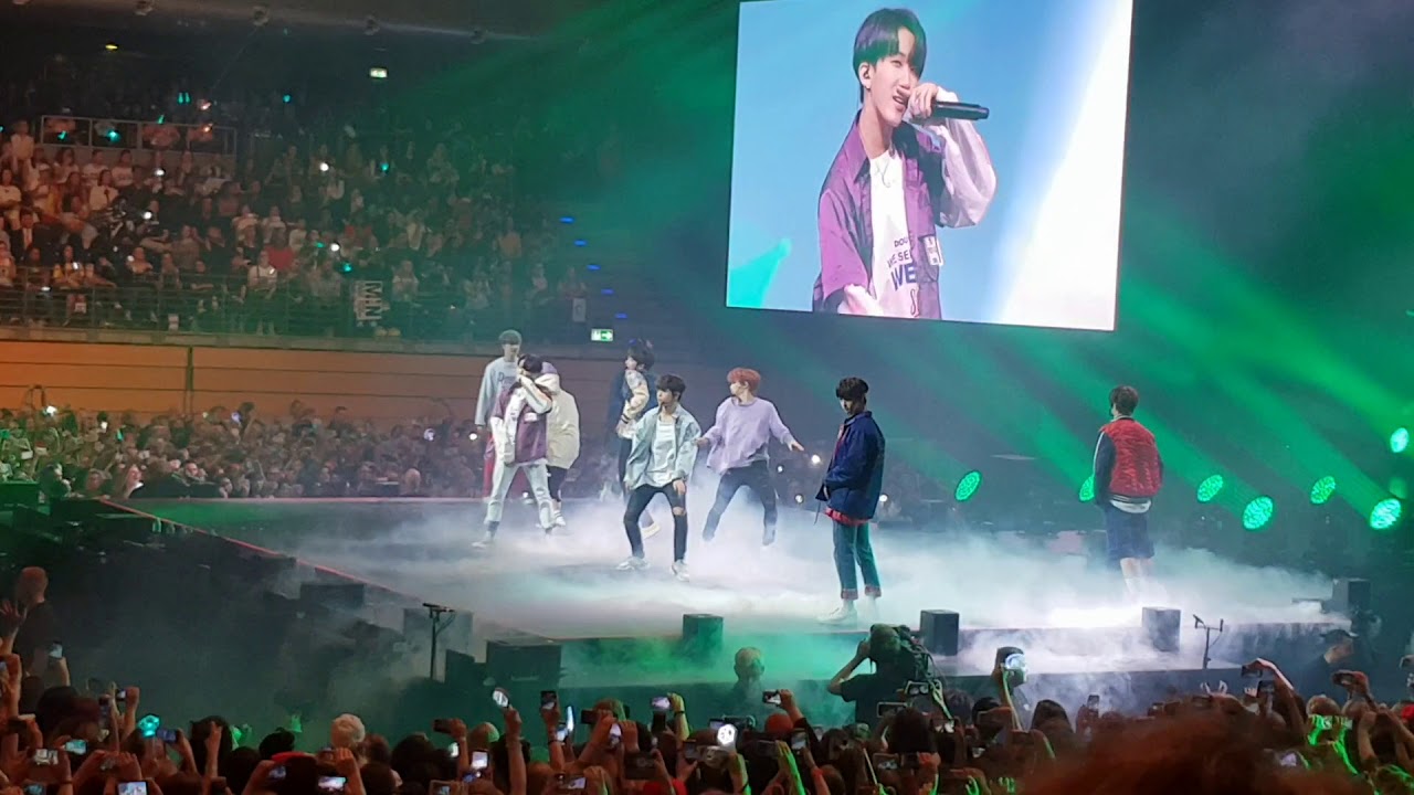 Random Dance + Hit Medley Special Stage by Stray Kids, Somi + Wanna One Live @ KBS Music Bank Berlin