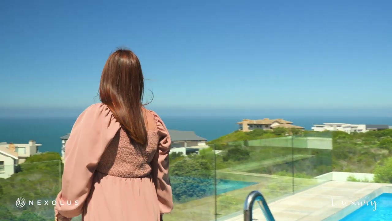 MODERN COASTAL LIVING IN THE PRESTIGIOUS PINNACLE POINT GOLF ESTATE
