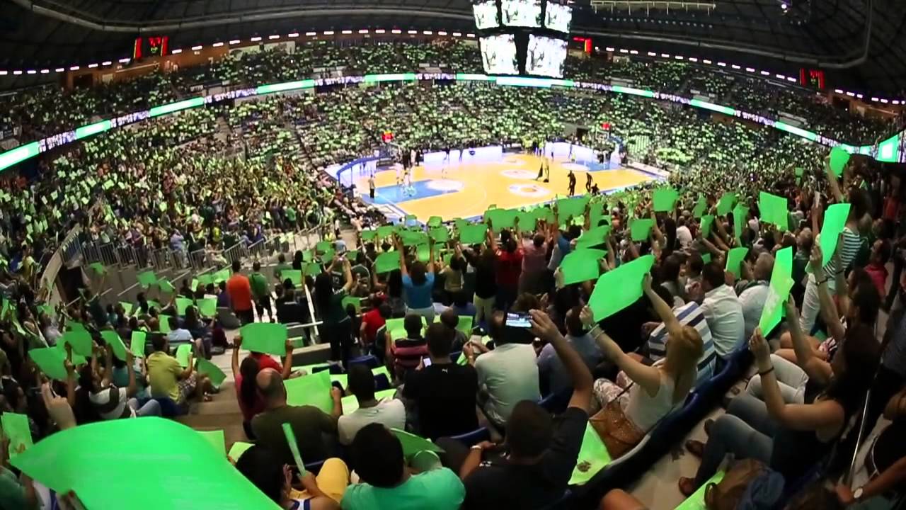 Así sonó el Himno en un Martín Carpena abarrotado