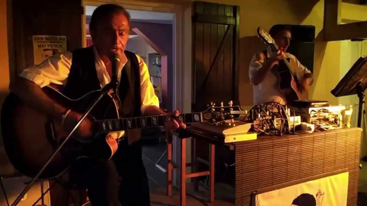 Chi Fa, Gira et les Fianc&eacute;s de Sart&egrave;ne, par Rinatu et ses amis du groupe Nostalgia.