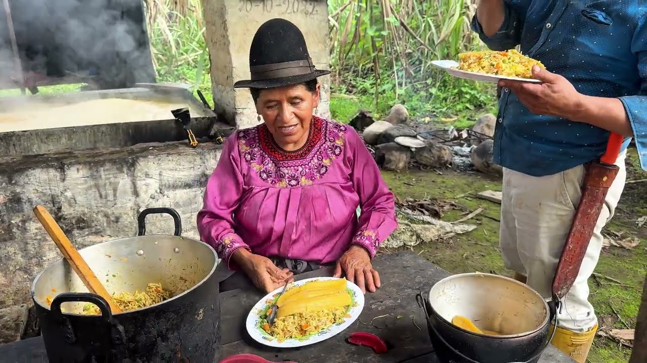 Arroz relleno con gallina criolla hecho en casa | Doña Delfina