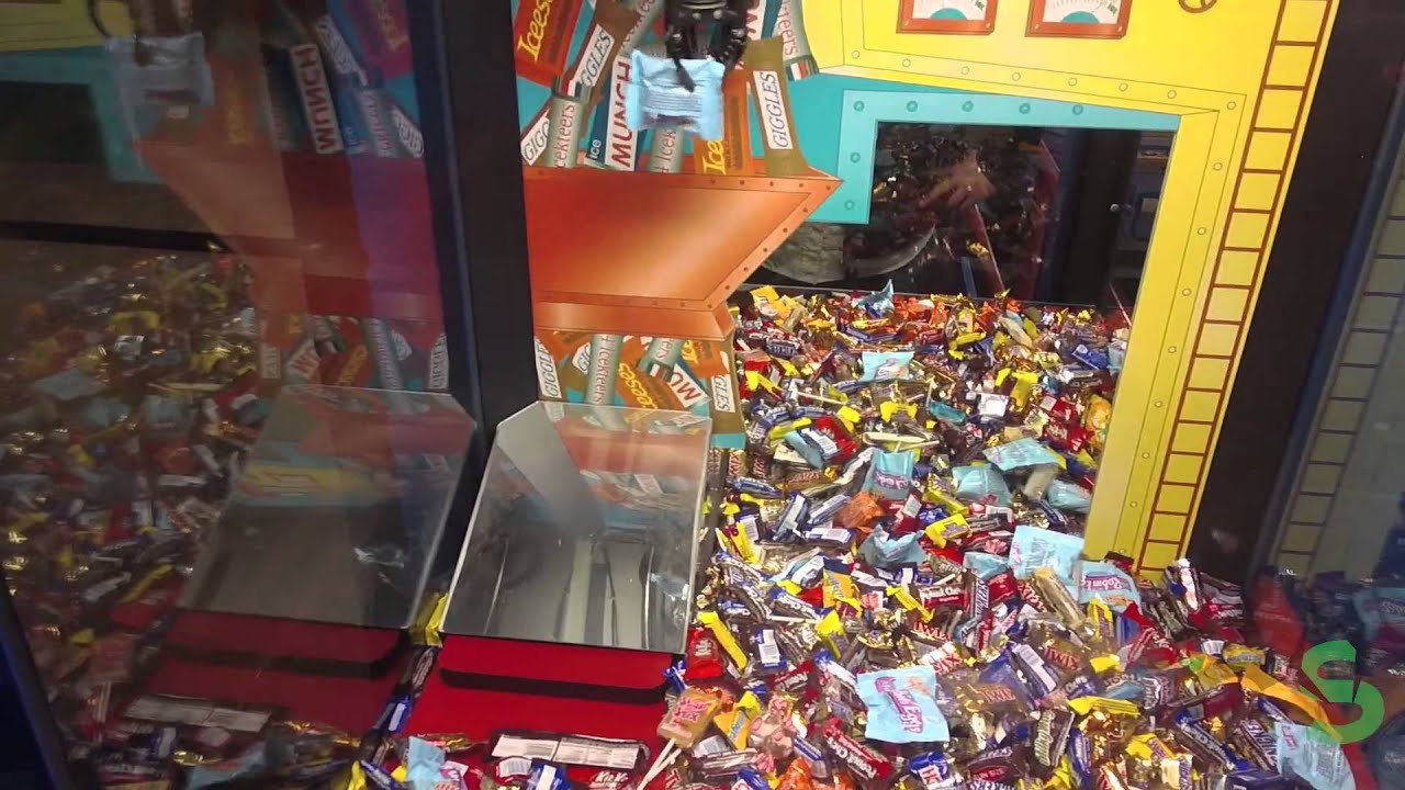 Winning ALL The Candy From Chocolate Factory Claw!