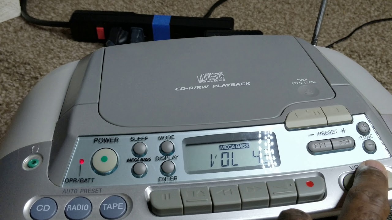 Sony CFD-S01 Радио CD и кассетный проигрыватель, магнитола, серебристый стереофонический магнитофон