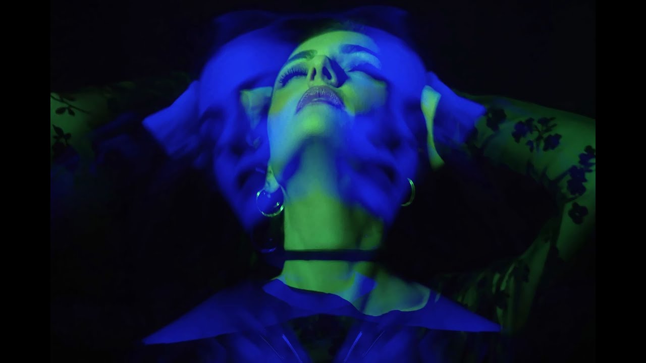 EWINIAR - Fractured Harmony (OFFICIAL VIDEO)