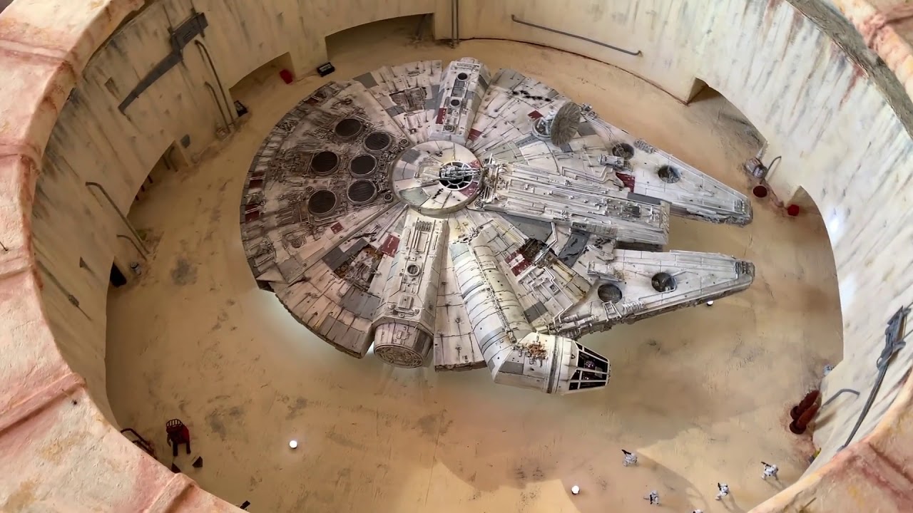 Star Wars Diorama DOCKING BAY 94 Millennium Falcon 1/48 DeAgostini (English version)