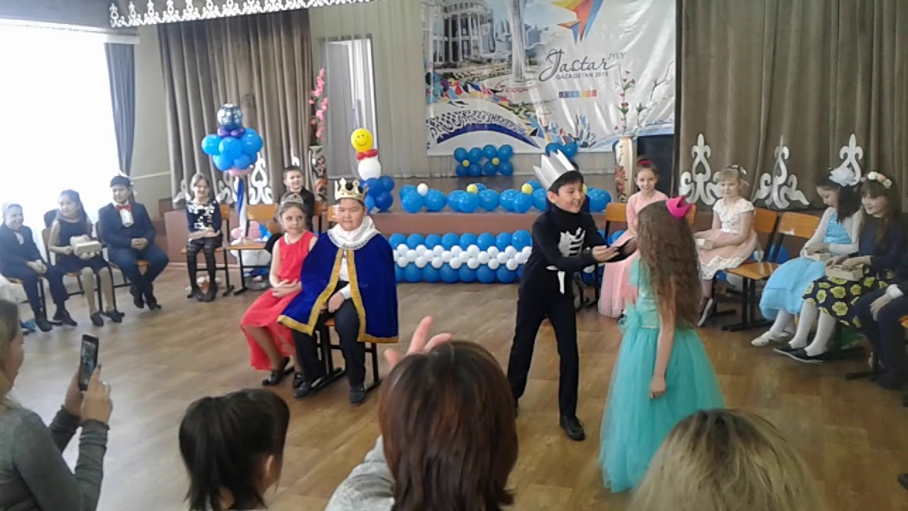 Сценка на 8 марта.Сказка о том как принцесса замуж выходила.