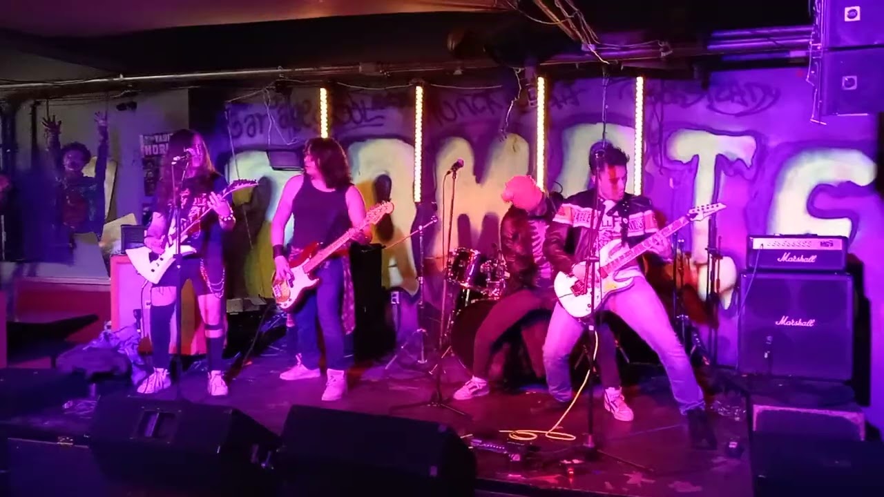 Flying Dutchman, Calaca.