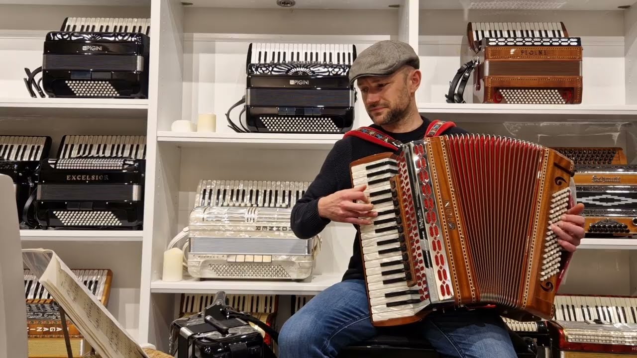 Es werd scho glei dumpa Weihnachtslieder Akkordeon PIGINI Helipolka IV Klangprobe