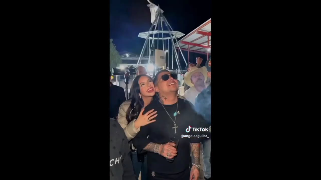 Angela es buena anfitriona🎉el cumpleaños de nodal 