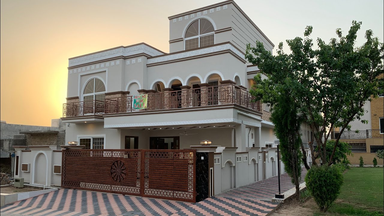 12 Marla Corner House For Sale in Media Town Islamabad