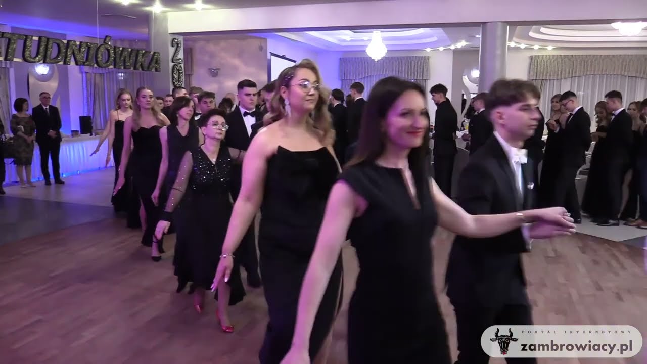 Bal studniówkowy I Liceum Ogólnokształcące im. Stanisława Konarskiego w Zambrowie - polonez (1)