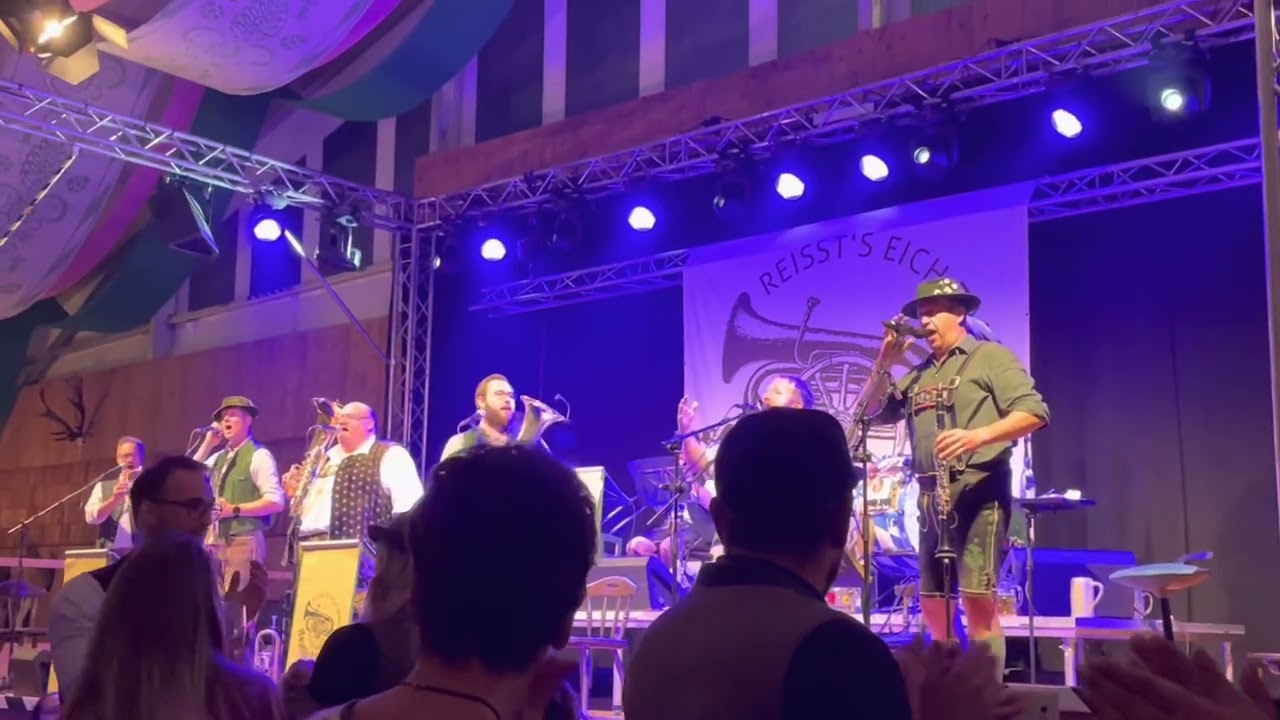 Lasset uns das Leben genießen: Kapelle Josef Menzl @ Gäubodenvolksfest