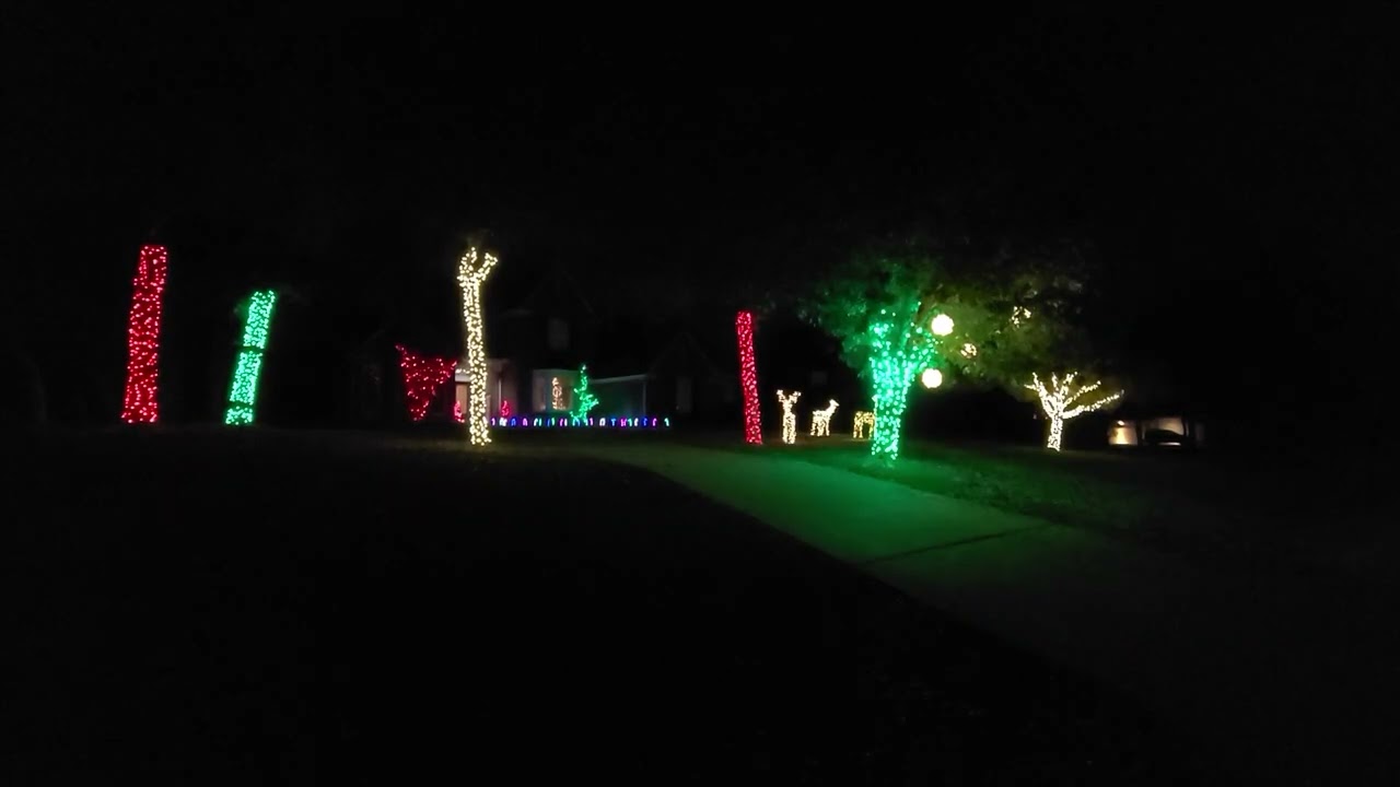 Dill family Christmas lights 2023