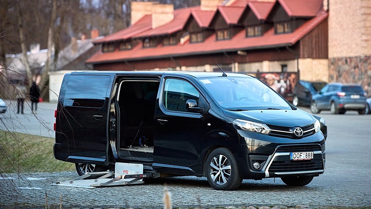 Adapted car for disabled people with AUTOLIFT & AIRTRONIC