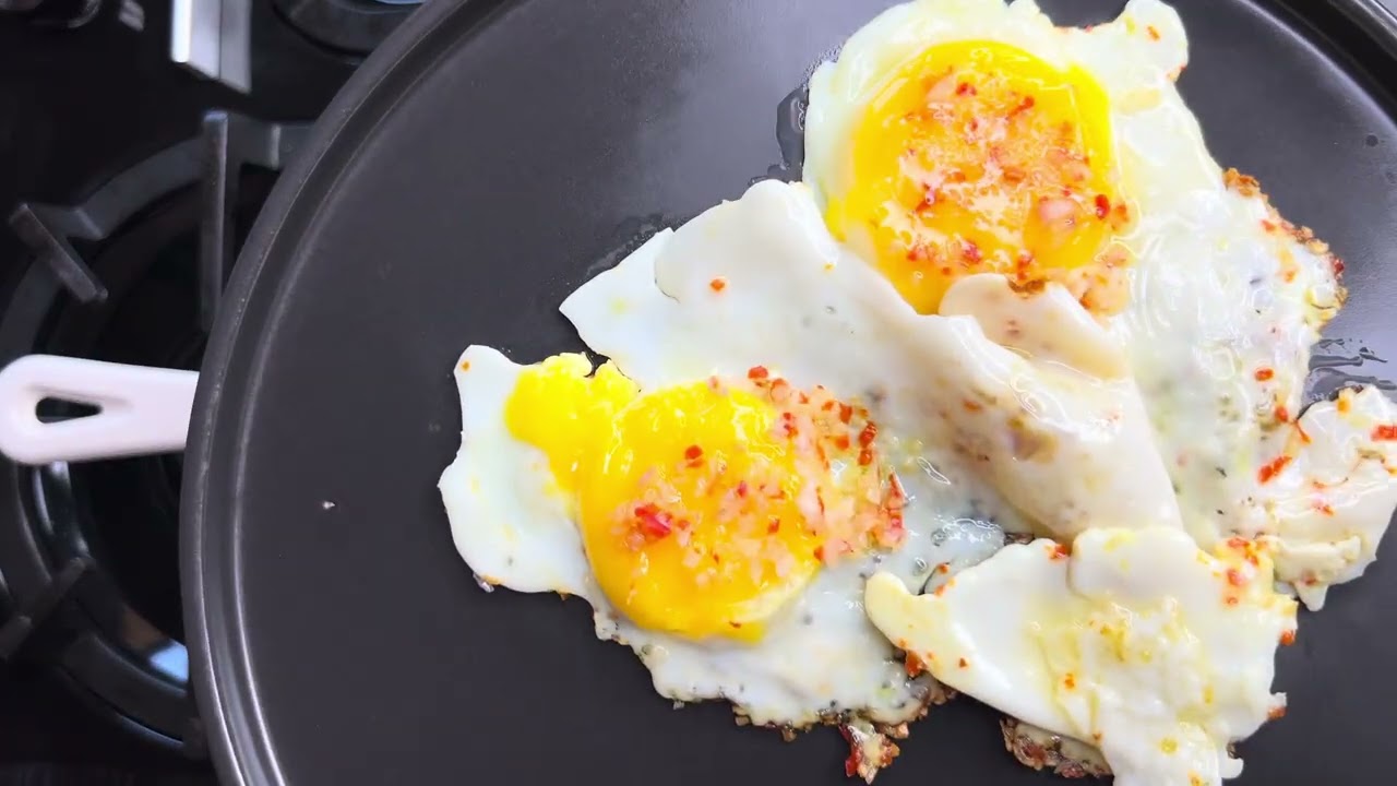 How To Make Easy Breakfast (Eggs & Bread)👩🏽‍🍳 @theblackchefamaka5967 