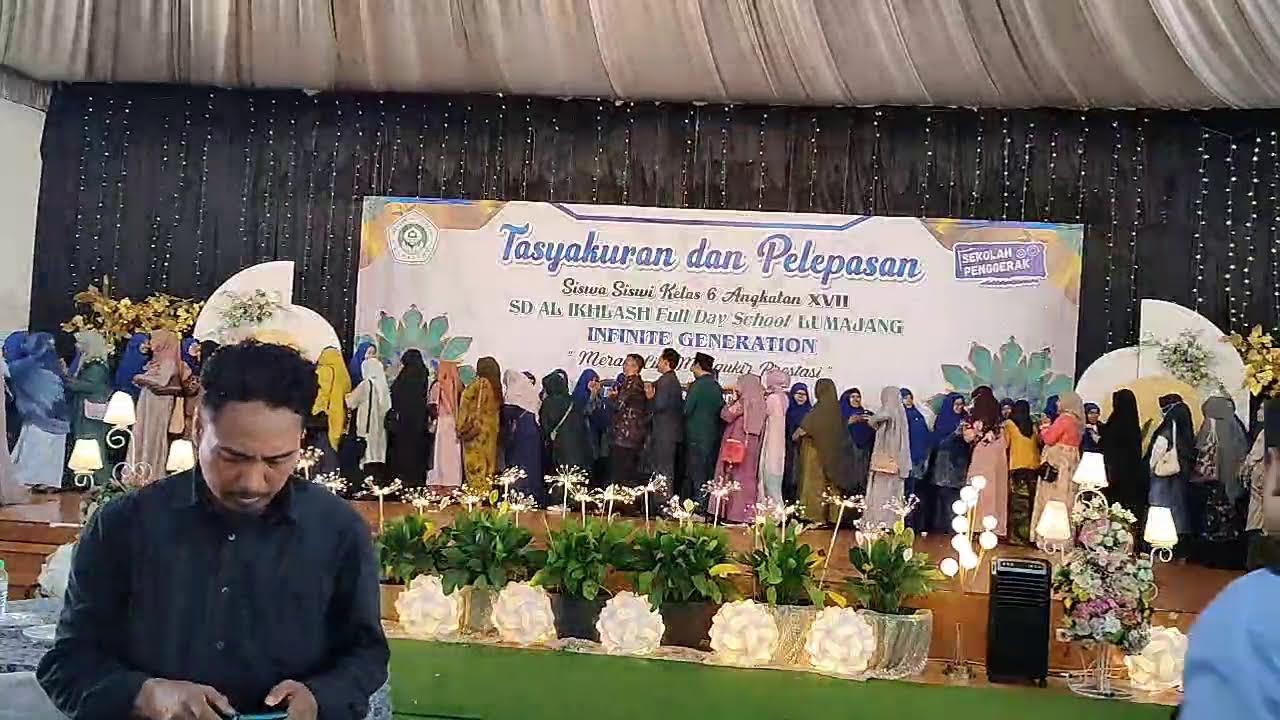 WISUDA SD AL IKHLASH LUMAJANGSiaran's