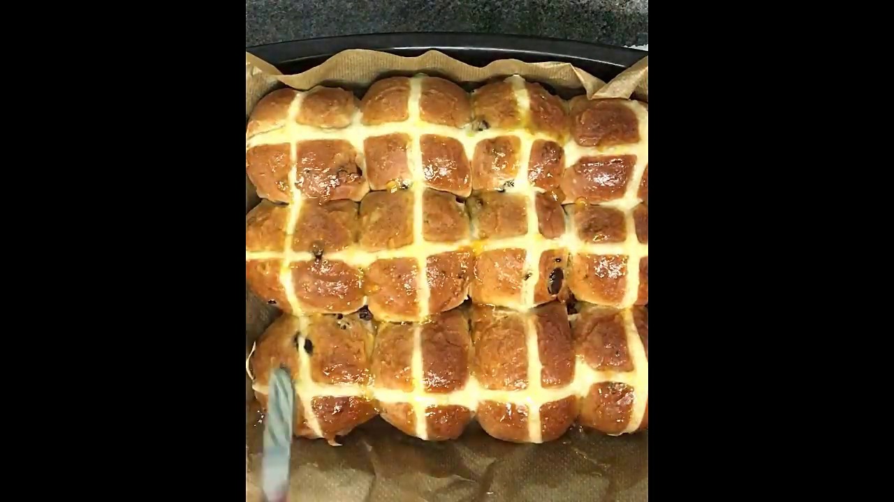 Vegan Hot Cross Buns