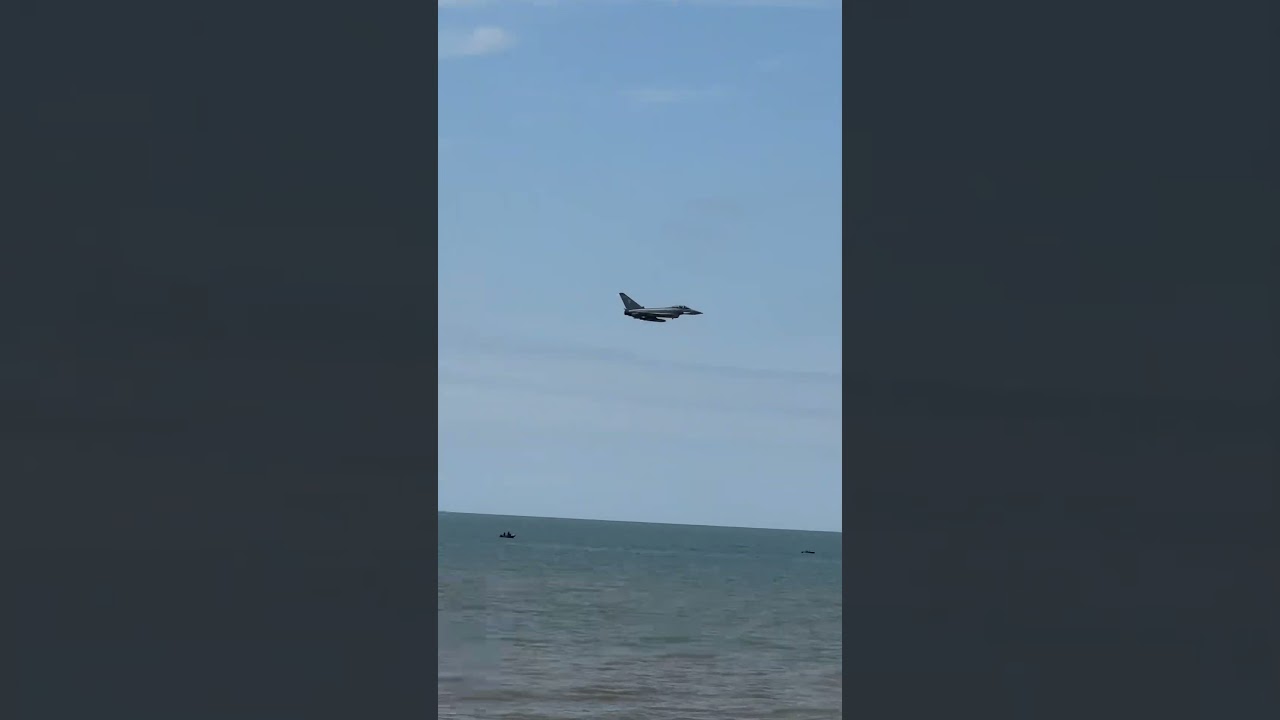 Eurofighter Typhoon low pass at Blackpool Airshow #eurofightertyphoon