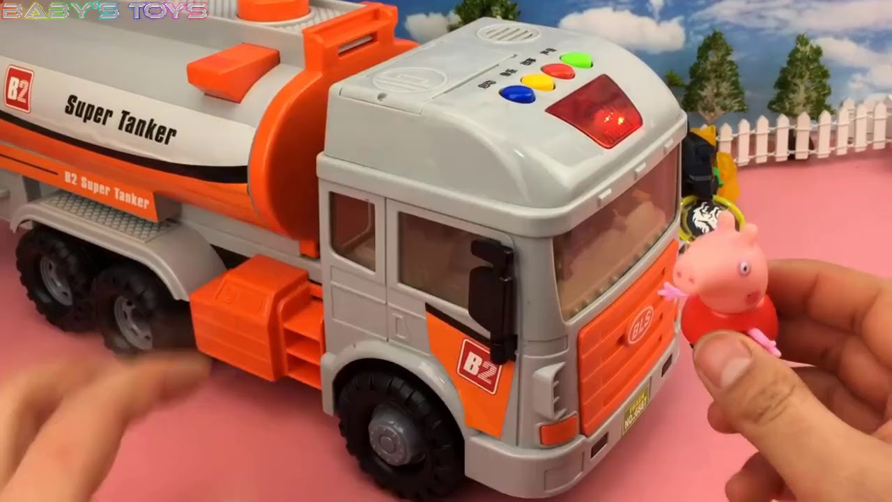 Toy B2 truck power reserve and spaceship
