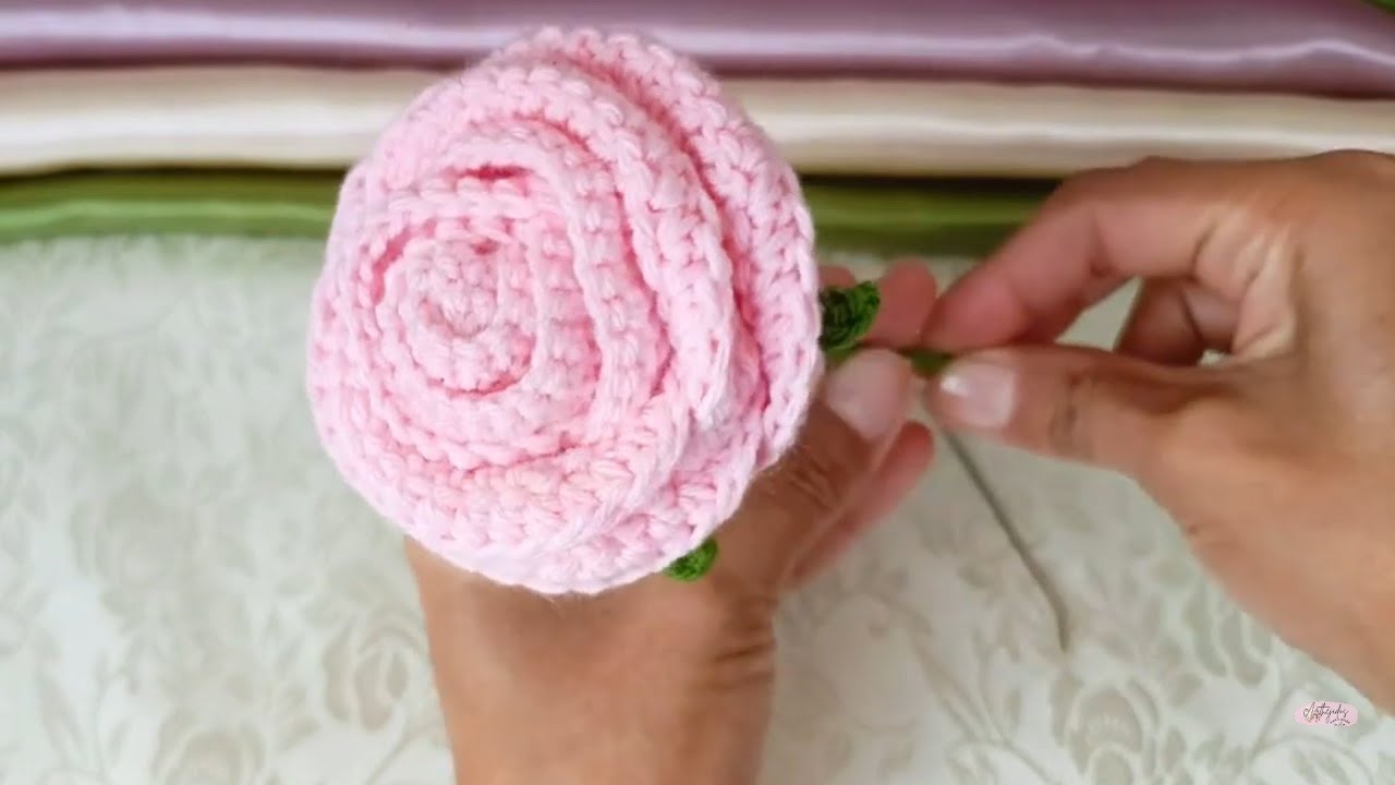 Rosa tejida a crochet🌹🧶 en una sola pieza 👌🏻