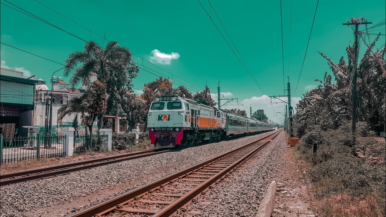 SPOT RAMAI. Ngabuburit Hunting Kereta Api Di Daop 6 Solo 