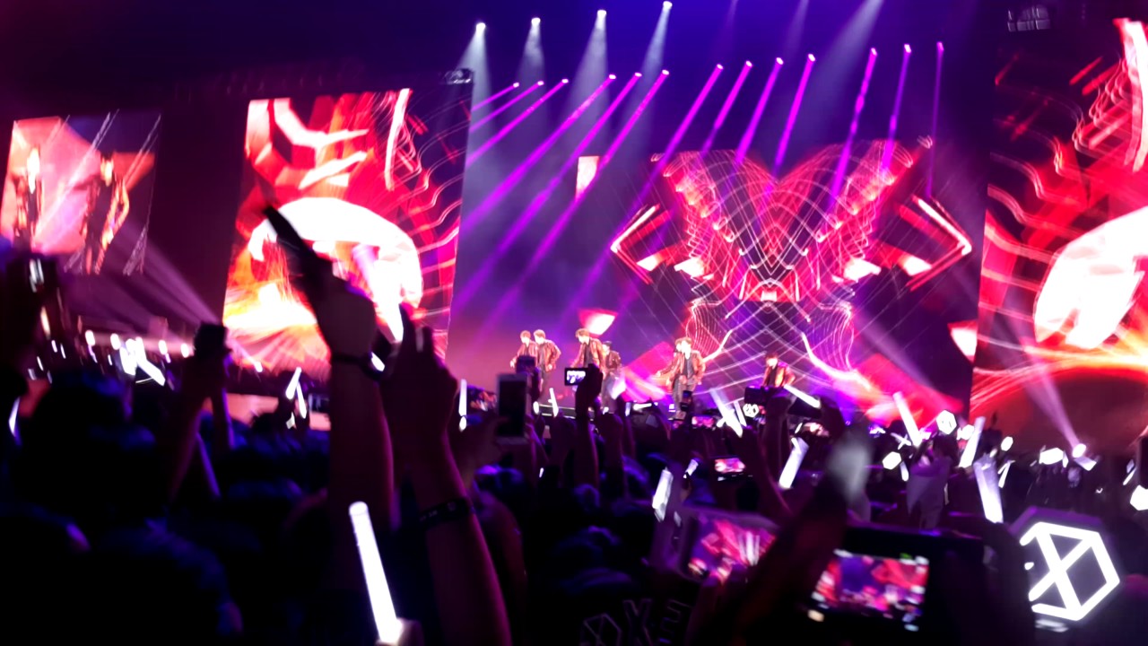 The EXO'rDIUM en México 엑소 Mama - Monster