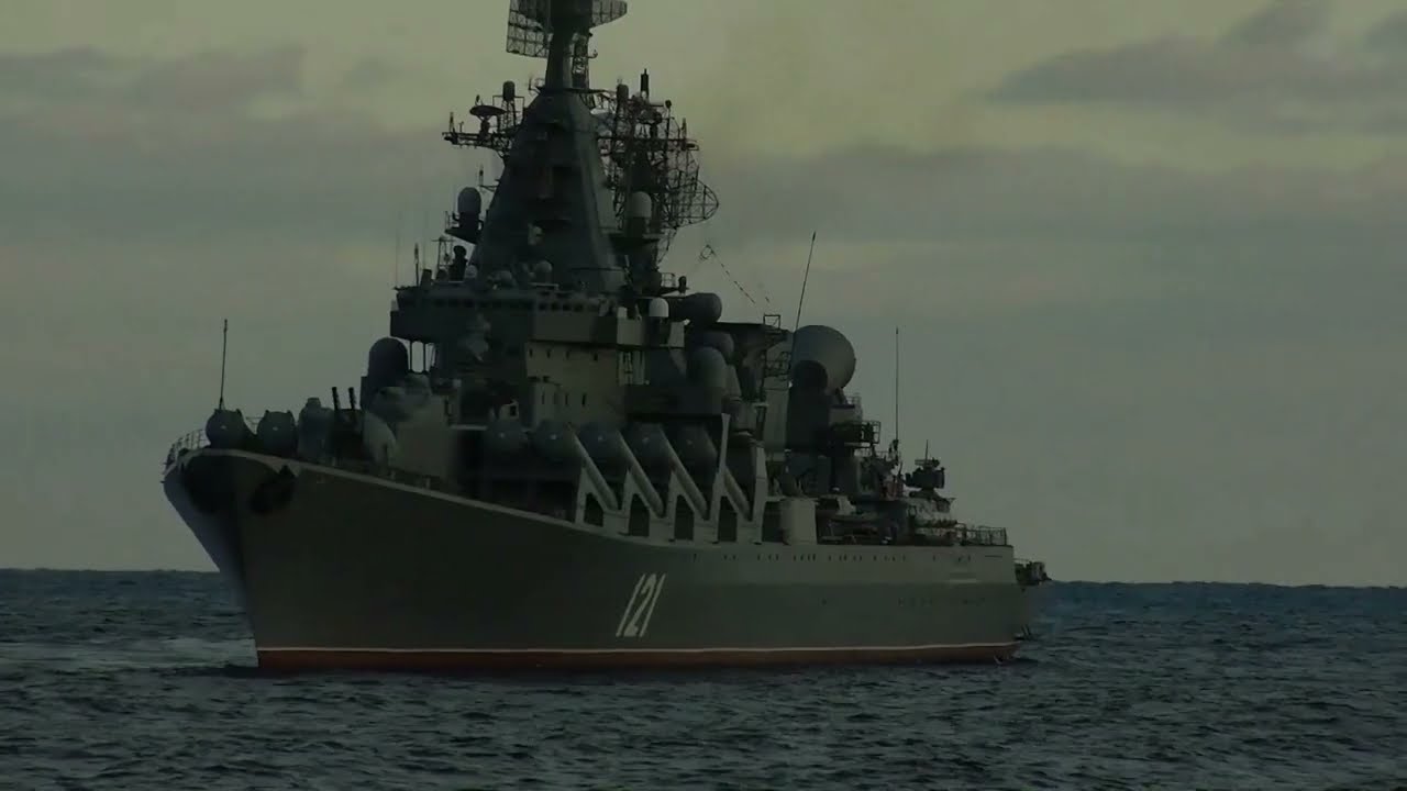 Mais de 30 navios da frota russa saem para o Mar Negro