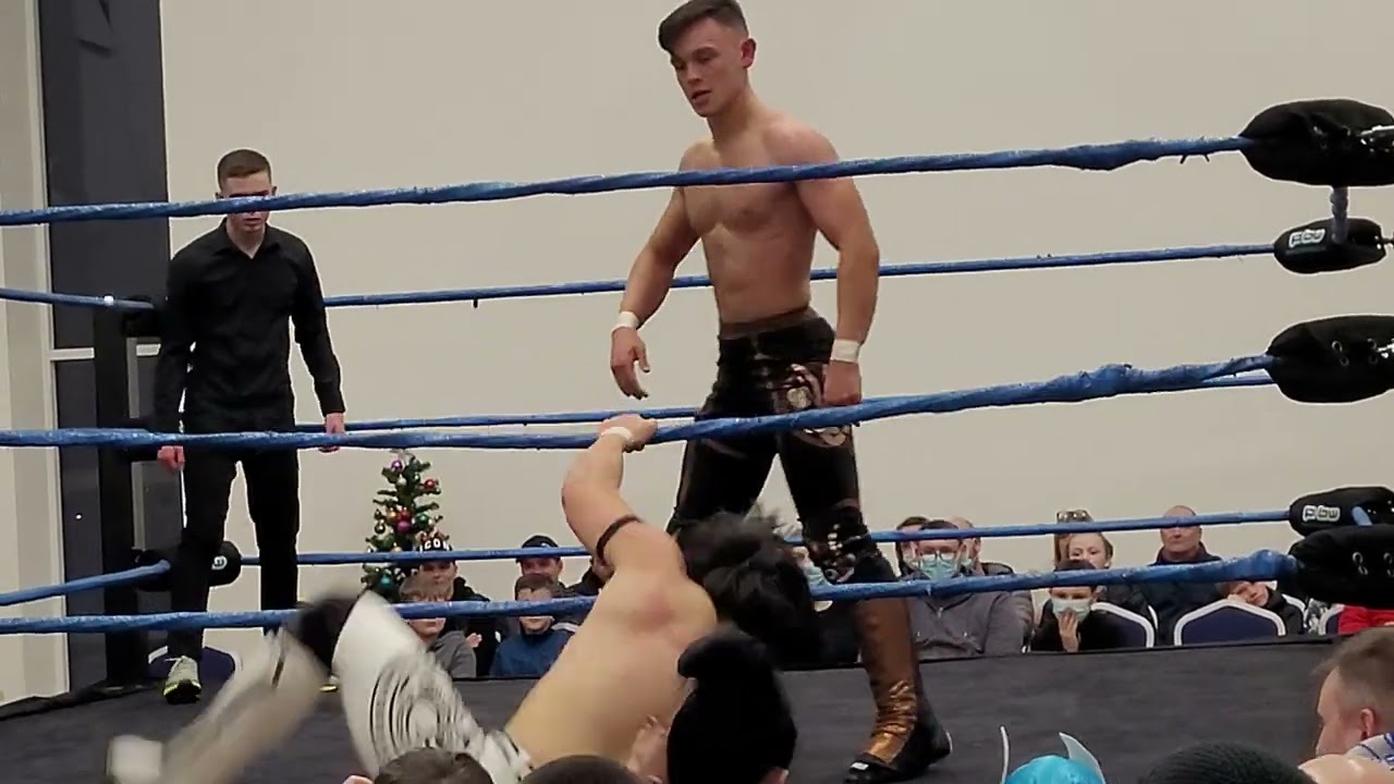 Daz Black vs Levi Justice Pro wrestling scotland December 2021