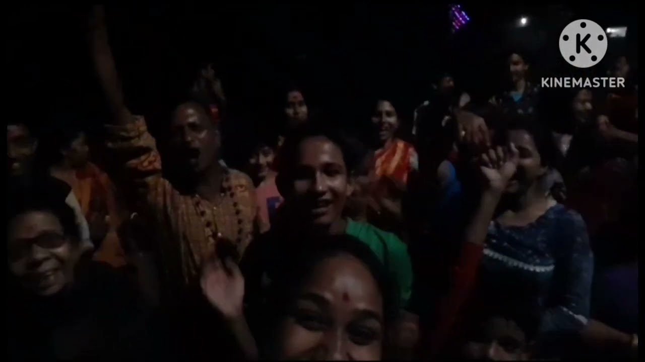 গোলগ্ৰাম ব্রাহ্মণ পরিবারের জগদ্ধাত্রী পুজো         সৌজন্যে: ভট্টাচার্য্য, গাঙ্গুলী এবং অন্যান্য