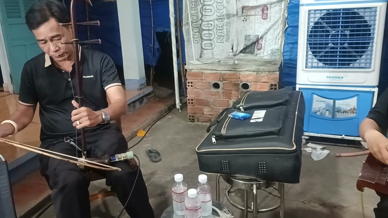 Hòa tấu cổ nhạc đám ở phu an thu dau một BD  nha a 9 cay tấu 