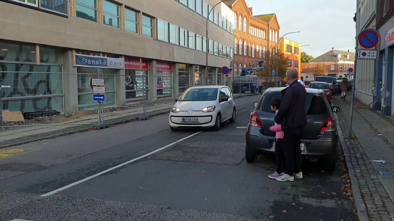 Vild biljagt i centrum af Kors&oslash;r