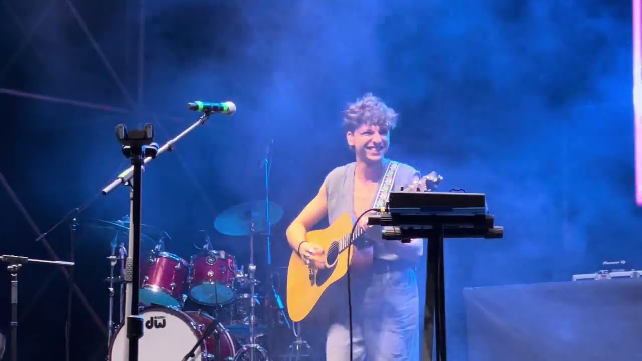Luigi Strangis canta 