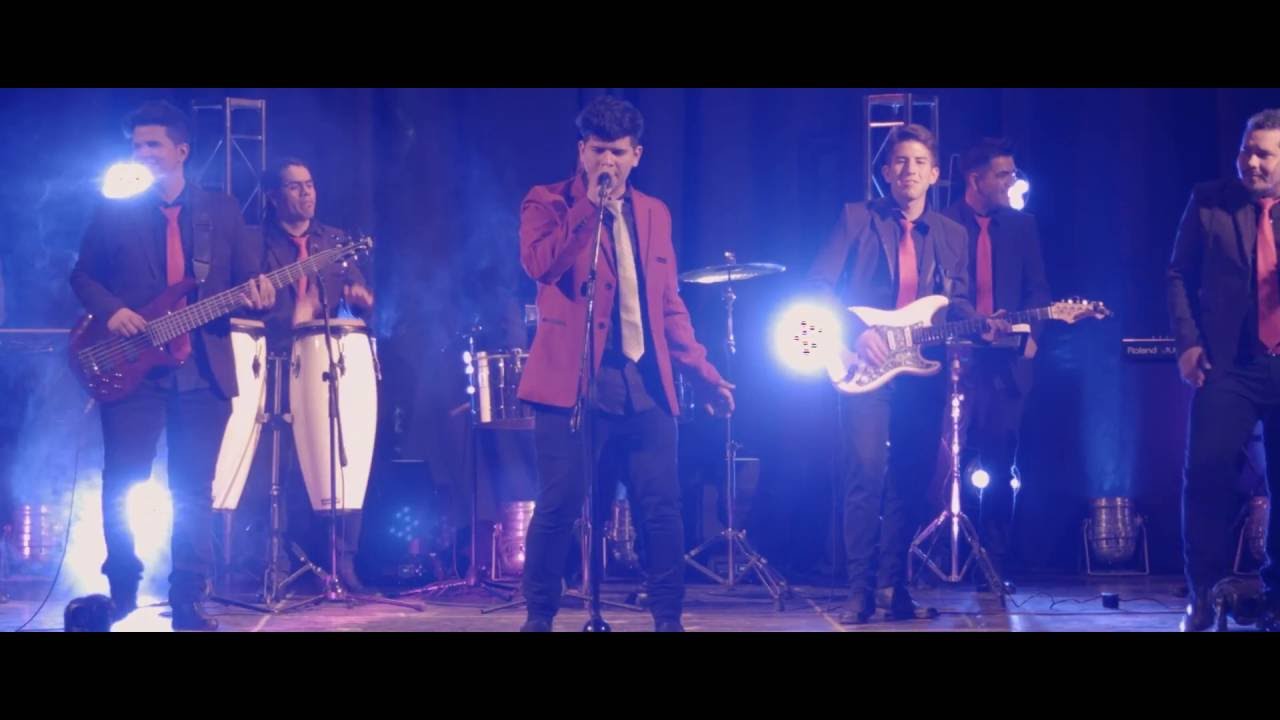 Le Hace Falta Un Beso - Sombra De Luna Ft. Arturo Leyva