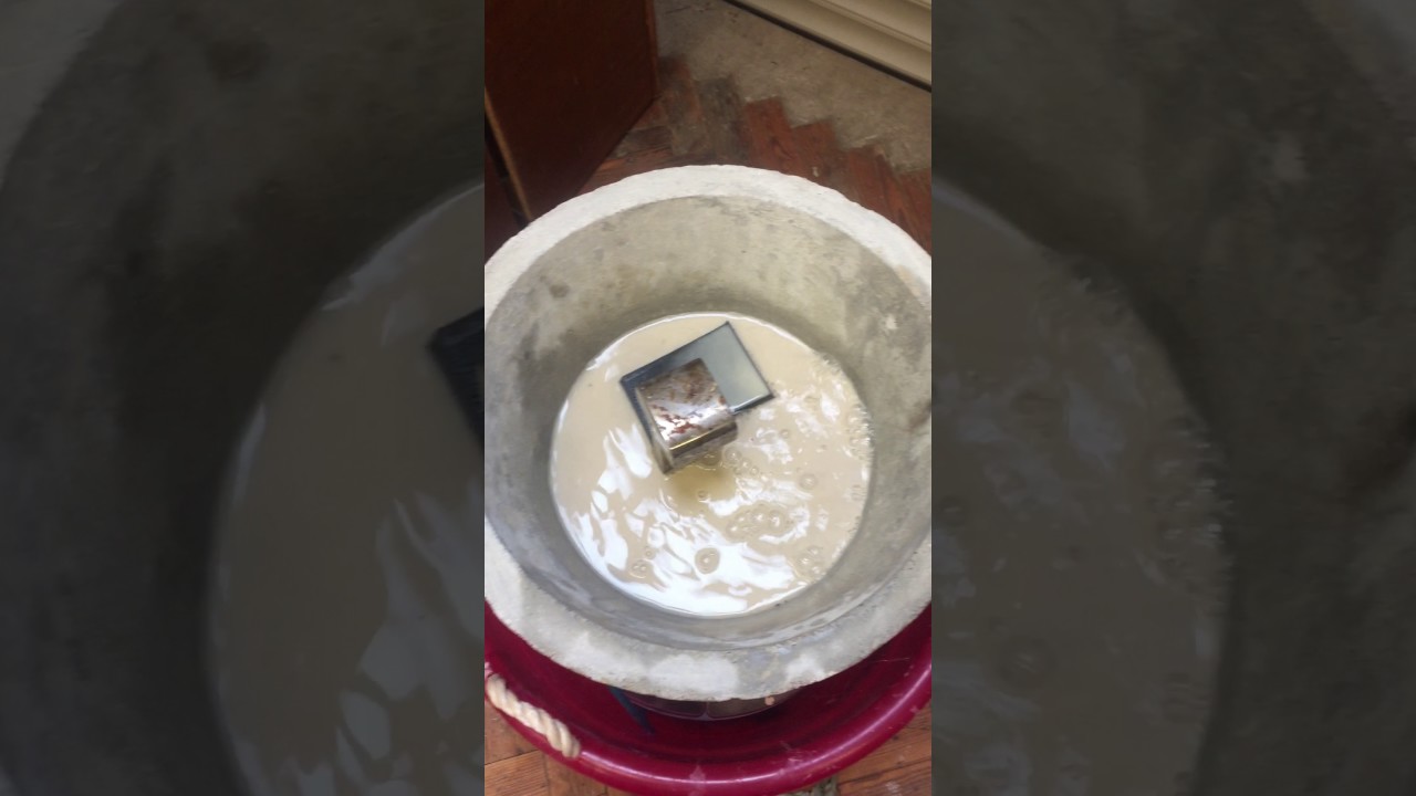 Video showing clay suspension being bubbled through the pump body