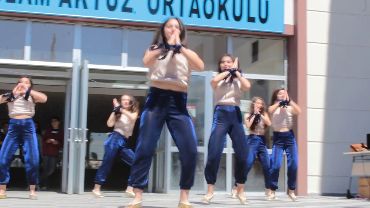23 nisan gösterisi