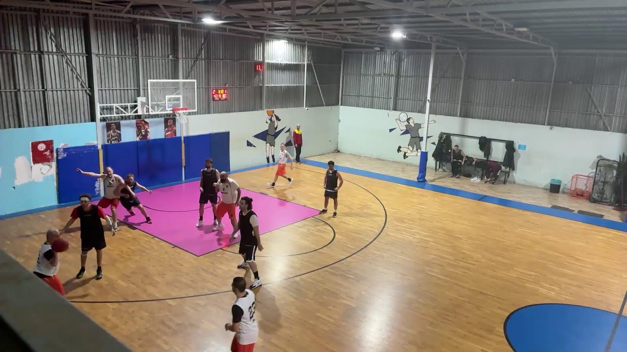 Χλάτσερς Legends vs Ασπρόμαυρα Υποβρύχια (Πέμπτη, 12/2/26)