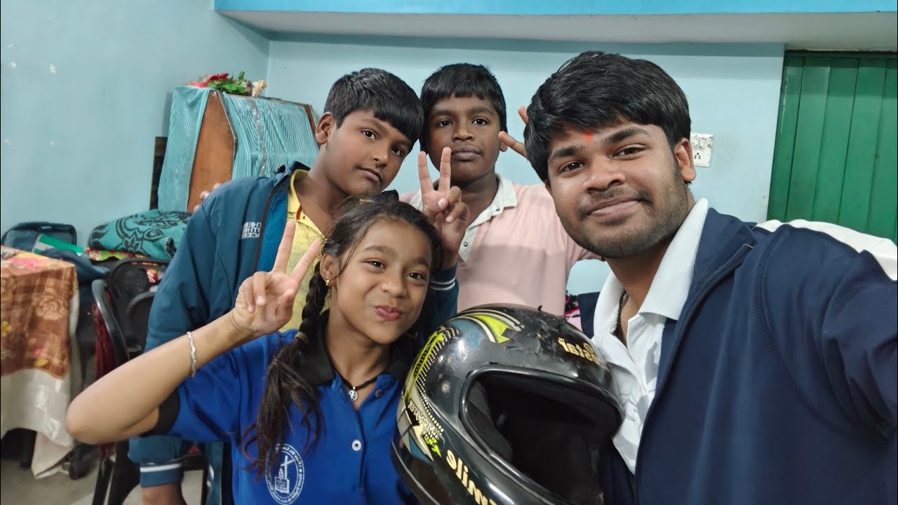 “Bhai Behen Ke Sath  Khela Helmet Game 🤣 | Full Masti”