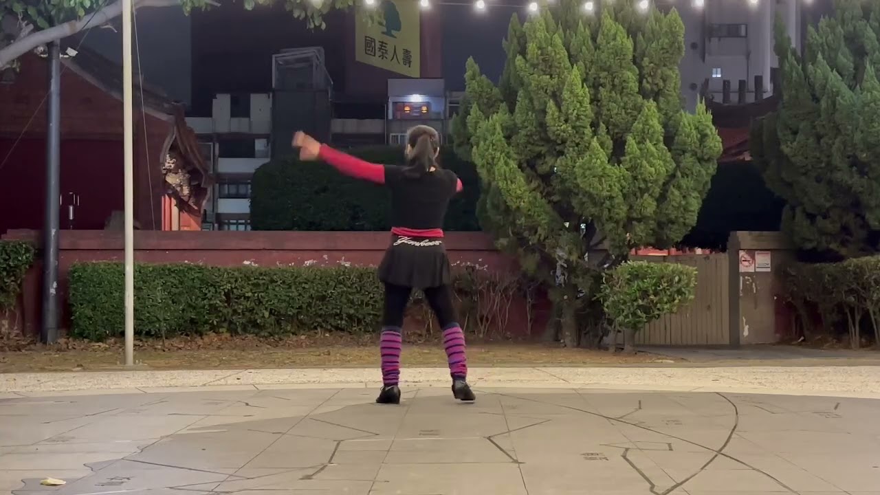 曲名：百花香（恰恰） 魏新雨演唱       #吳麗媚老師原創編舞＆背面示範     # 感謝陳鈺如拍攝