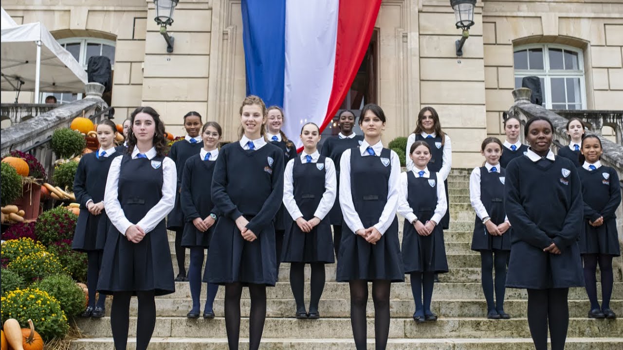 LA MARSEILLAISE  - Chœur de Filles de France - Hymne National de la France - Dir. : Hugo GUTIERREZ
