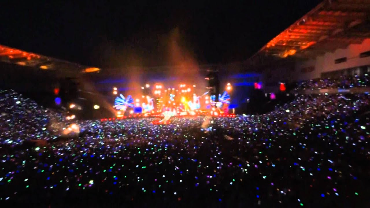 Lights On ! Charlie Brown - Coldplay live at Coventry Ricoh Arena 29th May 2012