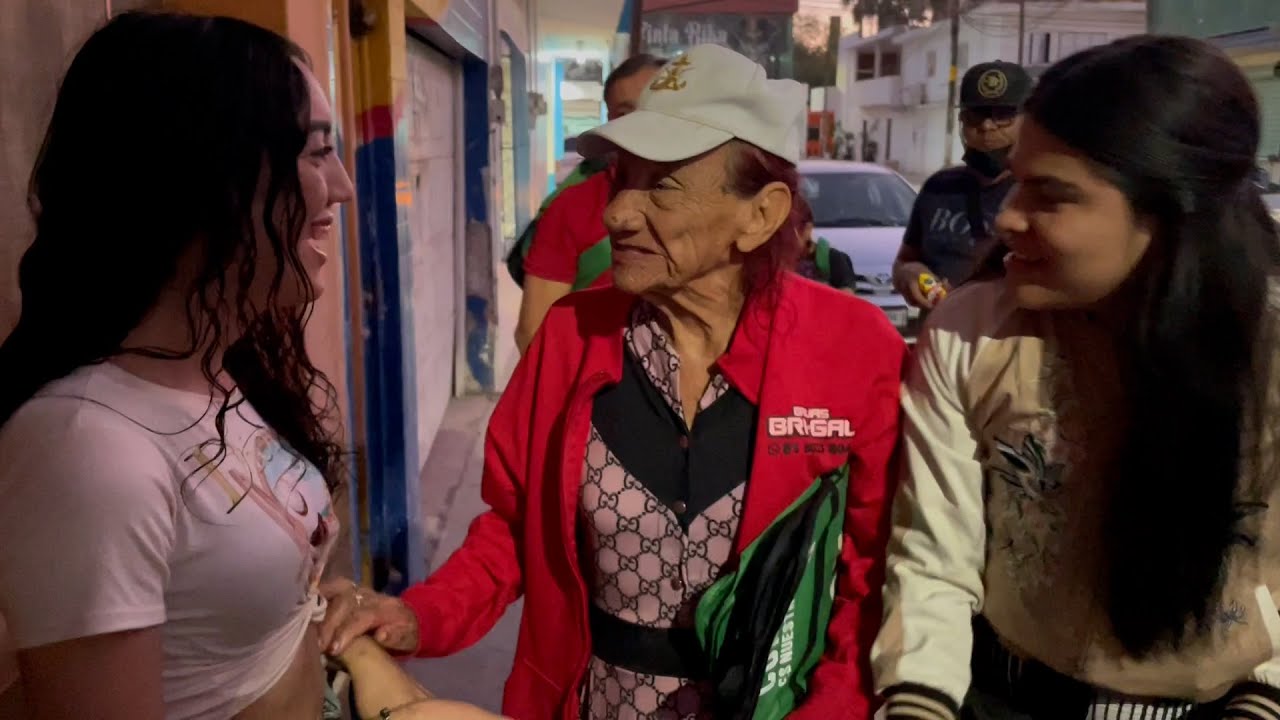 La Gilbertona visita el bar de Costa Rica donde trabajó hace años