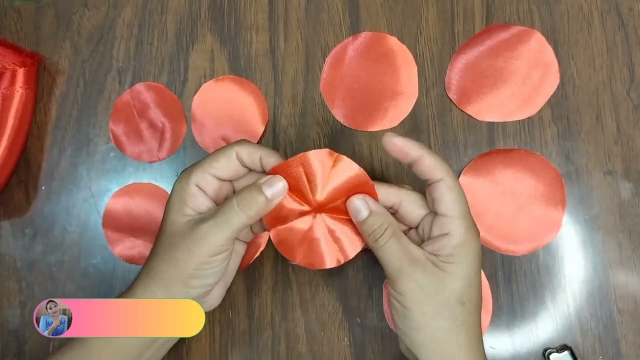 Cómo hacer una hermosa Flor de Cempasuchil con tela satínada muy fácil #cempasuchil 