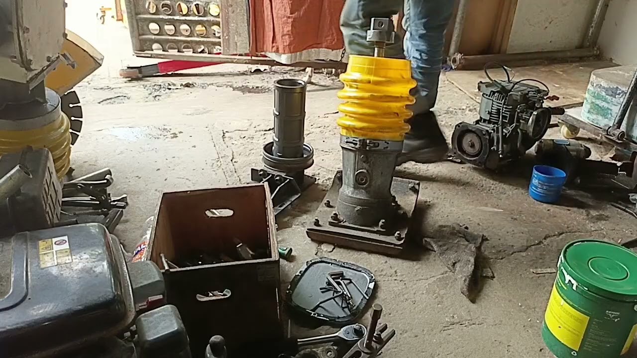Video tutorial on how to replace bellows of tamping rammed #mechanic #videotutorial #tutorial 