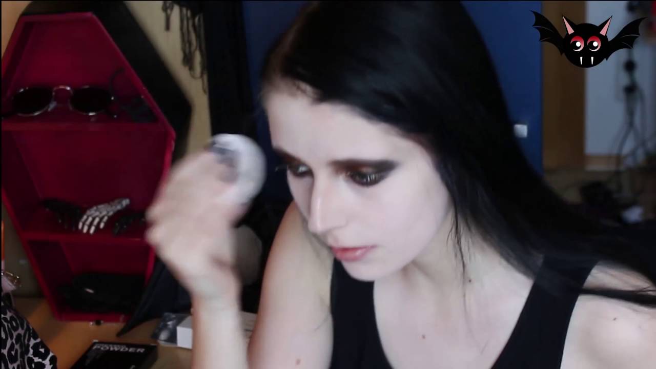 How to get VERY PALE Skin!  GOTH Makeup