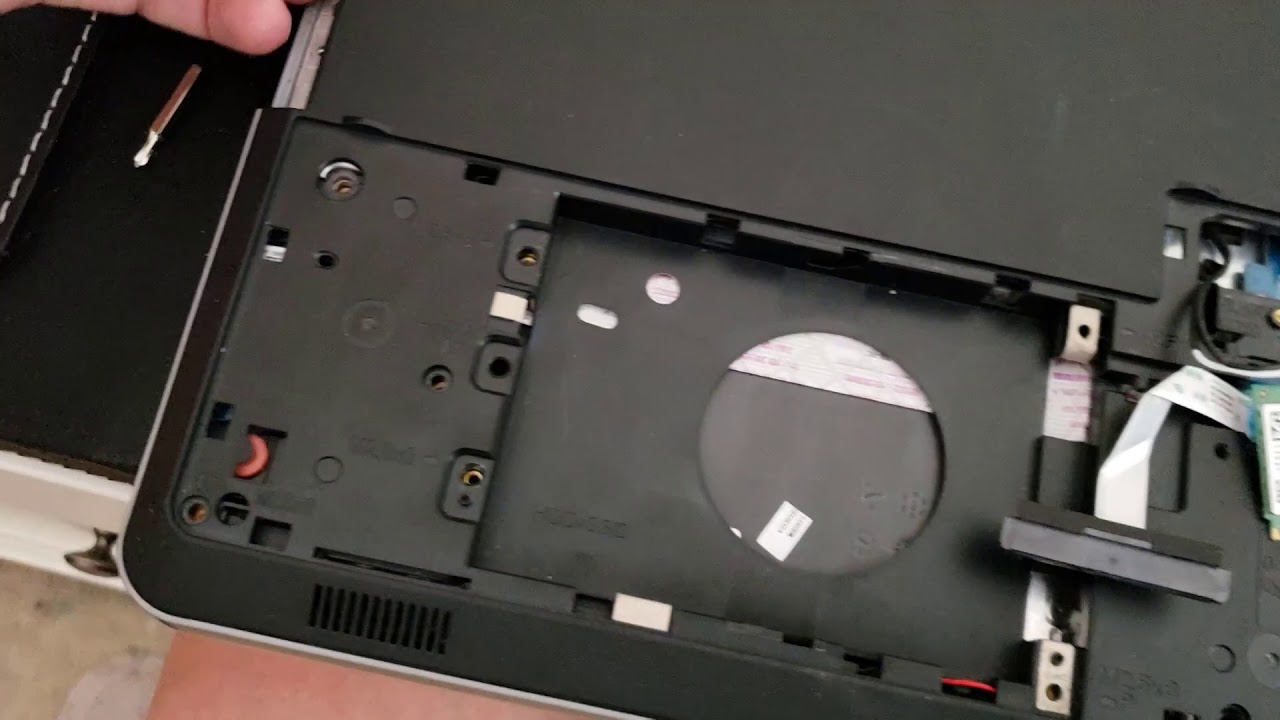 Disassemble Dell 17 Inch Dell Inspiron 5758 & Clean CPU Fan