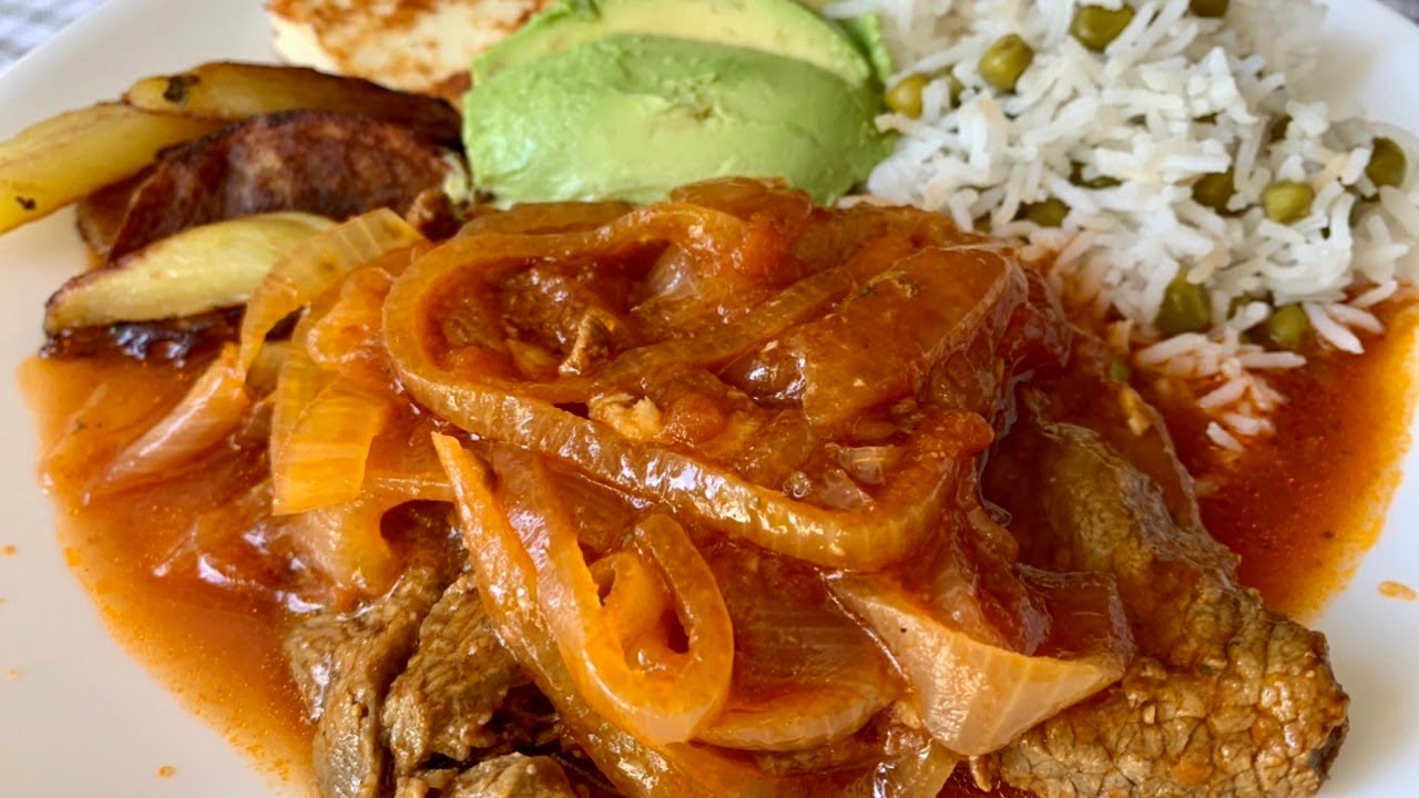 Carne en Bistec Encebollado-Almuerzo Completo y Riquísimo