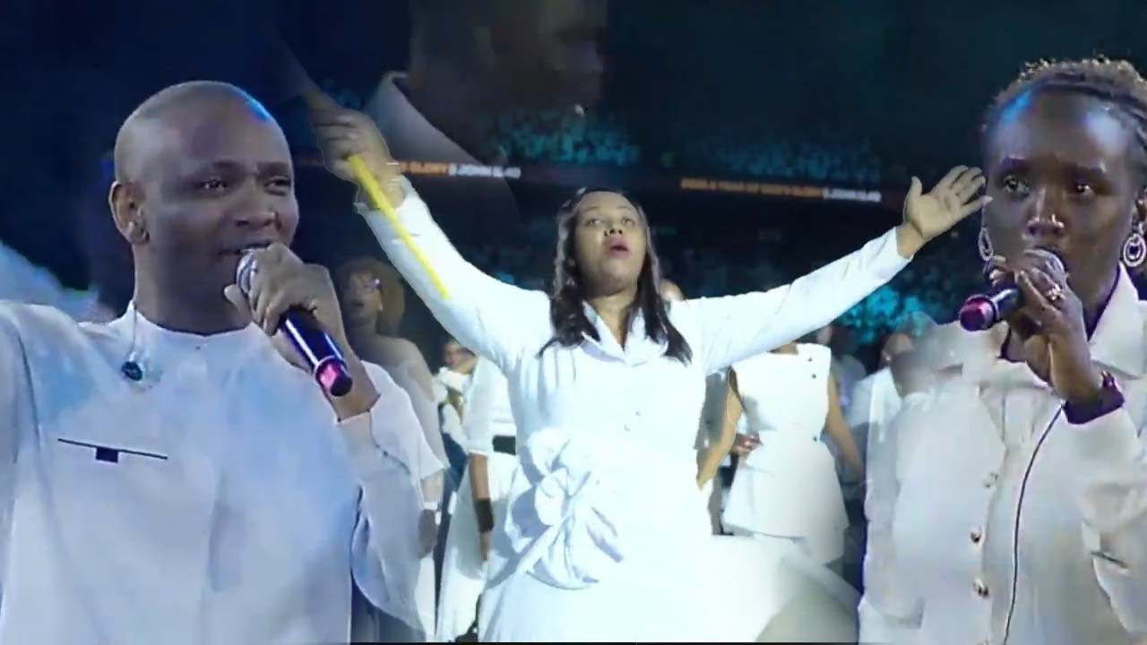 Woow🥰 PST JULIENNE MUBYISHIMO🥰FABRICE NA MAYA BAHEMBUYE BENSHI MU NDIRIMBO NZIZA MURI THANKS GIVING